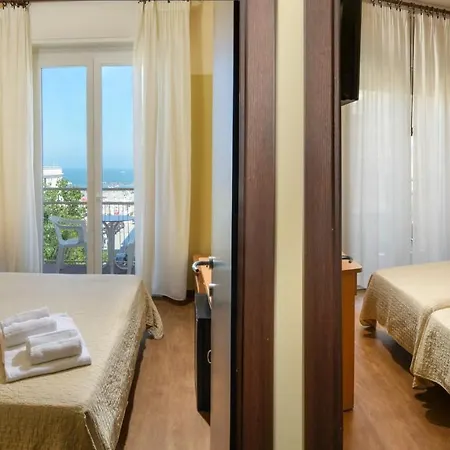 Hotel Boston 3*